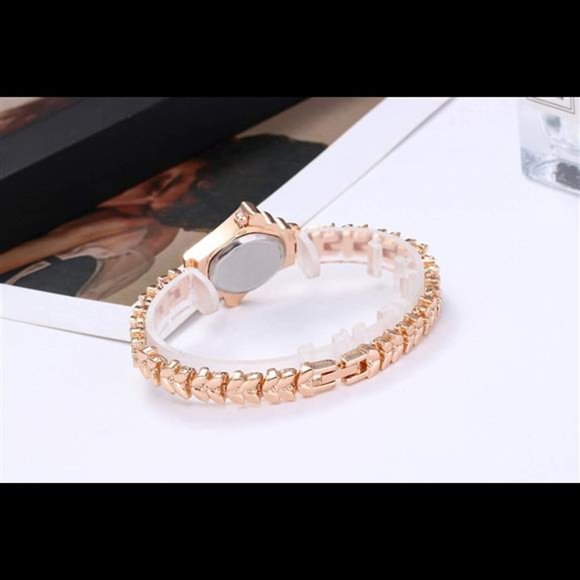 LsvtrUS Lady Women Quartz Rhinestone Crystal Wrist Watch Rhombus Gold Surface